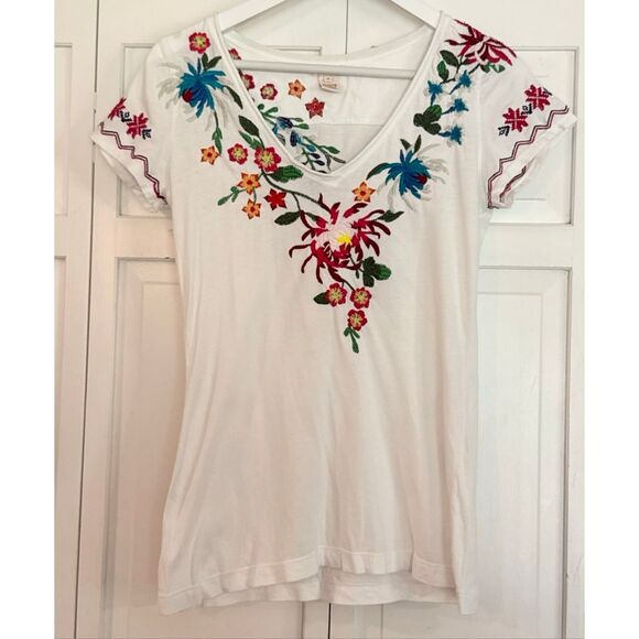 Sundance white embroidered floral vneck top small - Picture 2 of 9